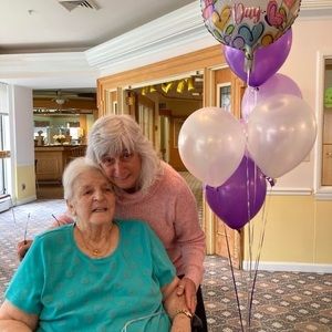 Meet your Posher, Lorrie